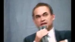 George Wallace Confronts Protesters in 1968