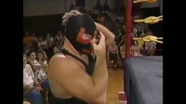 The Stormtrooper vs Dixie Dy No Mite SMW wrestling