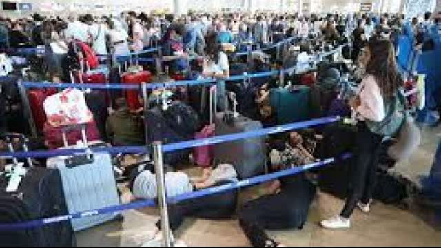 Citizens panicking in Israeli airport