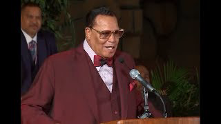 Chicago Priest Defends Inviting Islamic Leader Louis Farrakhan To Speak At Parish