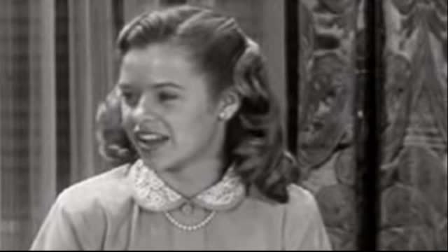 Importance of a traditional family (1950s video)