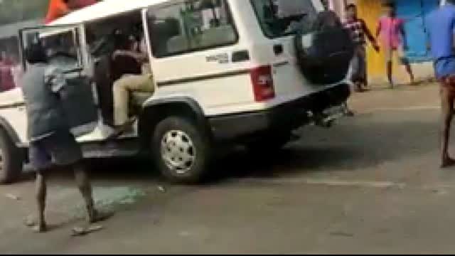 â£In India, citizens attacked guards of health officials pushing vaccines. In the country, a large number of deaths are recorded from the use of the local covaxin vaccine