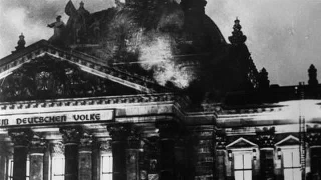 FUEGO EN EL REICHSTAG